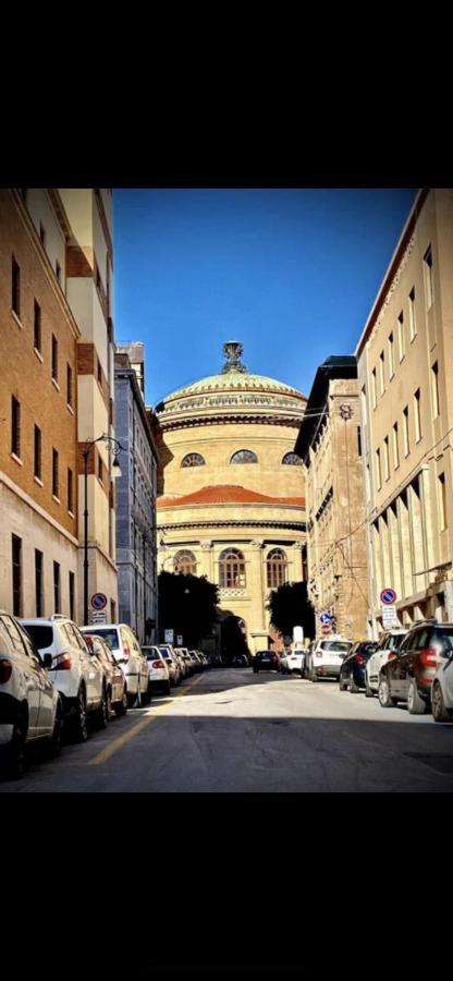 Un Raggio Di Sole Al Massimo Appartement Palermo Buitenkant foto