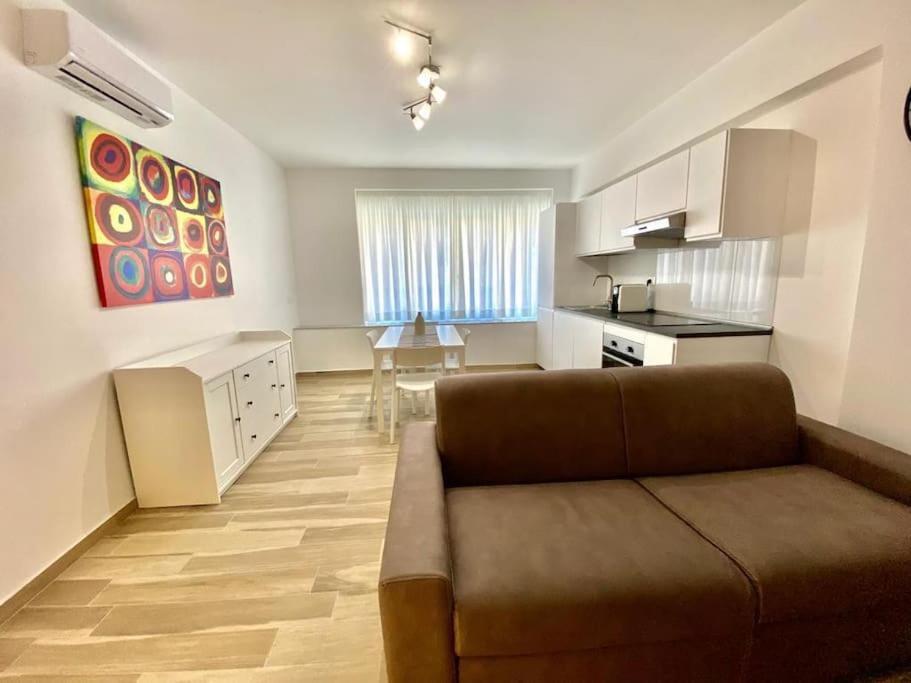 Un Raggio Di Sole Al Massimo Appartement Palermo Buitenkant foto