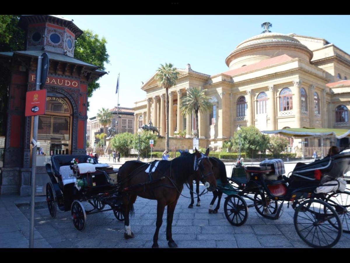 Un Raggio Di Sole Al Massimo Appartement Palermo Buitenkant foto