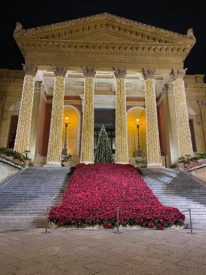 Un Raggio Di Sole Al Massimo Appartement Palermo Buitenkant foto